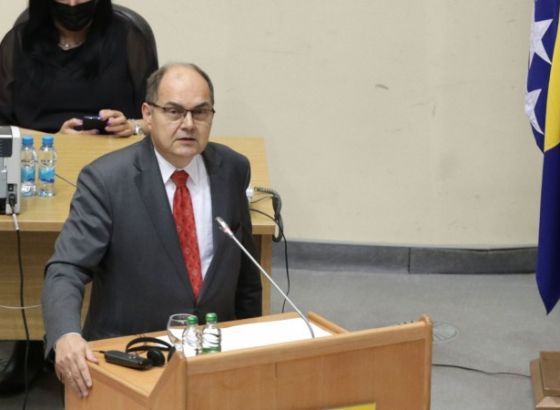 Schmidt: Predstavnici RS-a vratite se u institucije