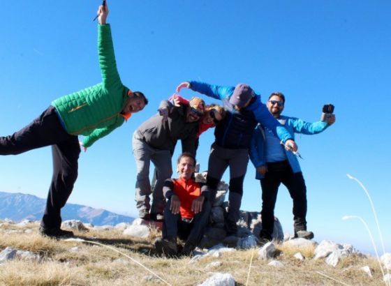 Uspon grupe planinara na Cetinu, prenjsku princezu
