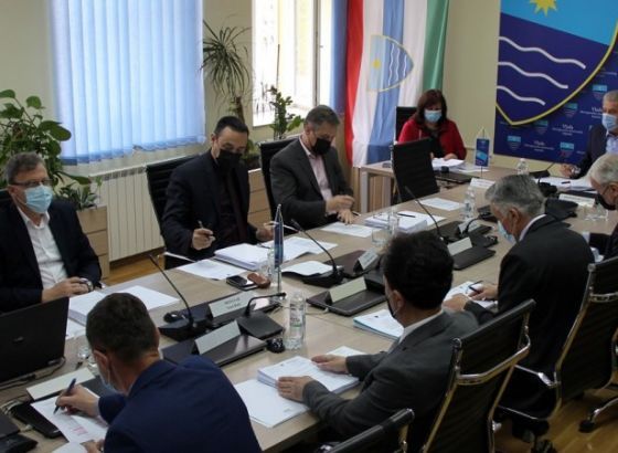 Vlada HNŽ-a dopunila Uredbu o naknadama i drugim materijalnim pravima