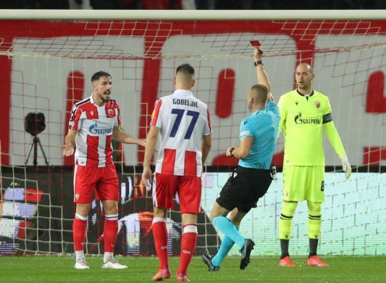 Navijači Zvezde gađali sudije, pogodili trenera: Stankovićev saradnik zadržan u bolnici