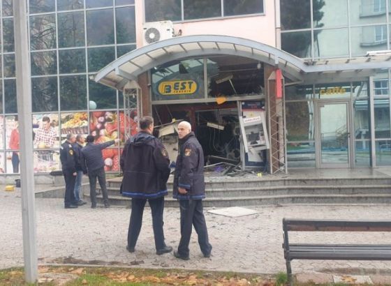 U Novom Travniku plinskim bombama raznesena dva bankomata