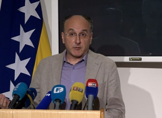 Arnaut: Predstavnici SNSD-a bili na sastanku sa strancima, a bojkotuju rad Interresorne radne grupe