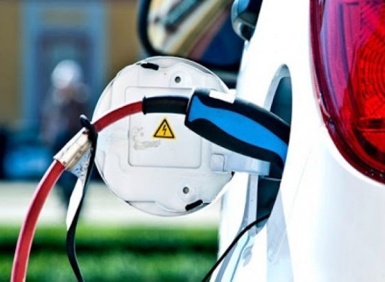 Velika Britanija uvodi obavezna mjesta za punjenje električnih automobila