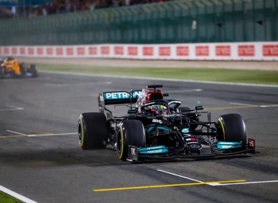 Hamilton slavio na premijernoj trci u Kataru, Alonso na podijumu poslije sedam godina