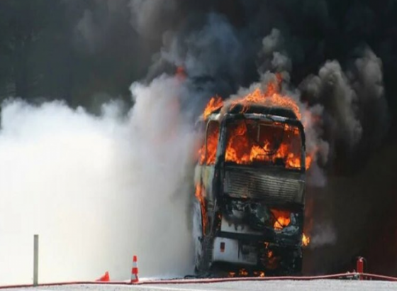 Najmanje 46 osoba stradalo nakon što se zapalio autobus iz Sjeverne Makedonije
