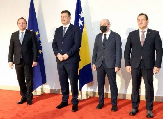 Tegeltija s Várhelyijem naglasio potrebu unutrašnjeg dijaloga