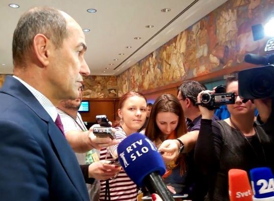 Janša: EU koordinira blokadu zračnog prometa zbog nove varijante virusa