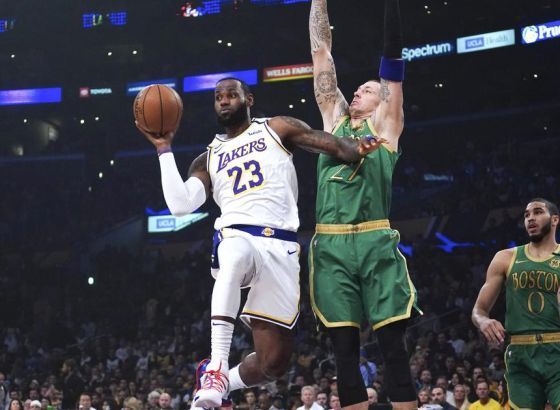 Bruklin okrenuo minus 17 protiv Dalasa, Lebron vodio Lejkerse protiv Bostona