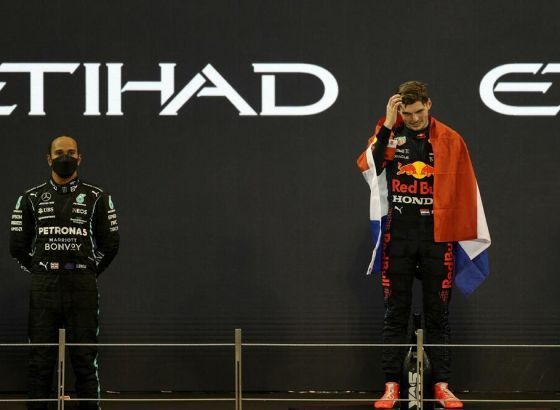 Formula 1 podijeljena nakon kontroverznog finala: Jedni uz Ferstapena, drugi uz Hamiltona