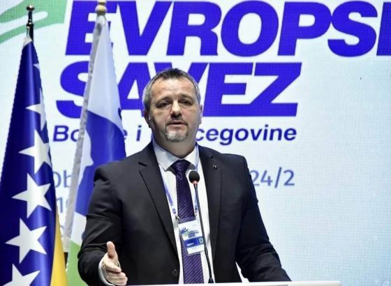 Ogrešević: Pozivamo Varhelyija da javno kaže je li s Dodikom dogovarao sjednicu NSRS