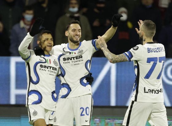 Trio Intera u idealnom timu, De Liht i Kvadrado svijetle tačke turobne jeseni Juventusa