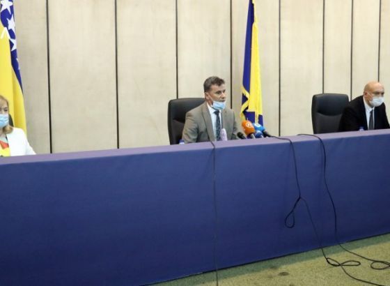 Vlada FBiH: Najniža plaća u FBiH povećana za 136 KM
