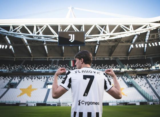 Juve predstavio Vlahovića u dresu sa brojem 7: Izbor je bio lak, imamo sličan DNK