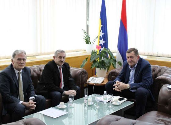 Ministar Mitrović s ambasadorom Ebibijem o uspostavi zrakoplovne linije Sarajevo - Skoplje