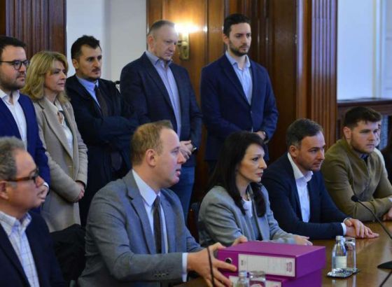Koalicija Ujedinjeni za pobjedu Srbije predala listu za parlamentarne izbore