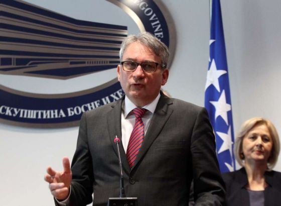 Bosić: Sjednica Doma naroda zavaravanje javnosti da se nešto radi