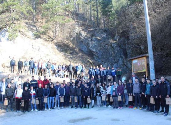 Mladi Konjica u akciji pošumljavanja parka Vrtaljica