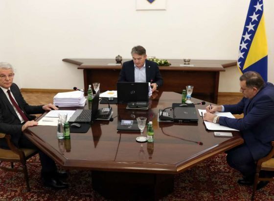 Predsjedništvo BiH odbilo zahtjev Dodika da BiH ostane neutralna o ratu u Ukrajini