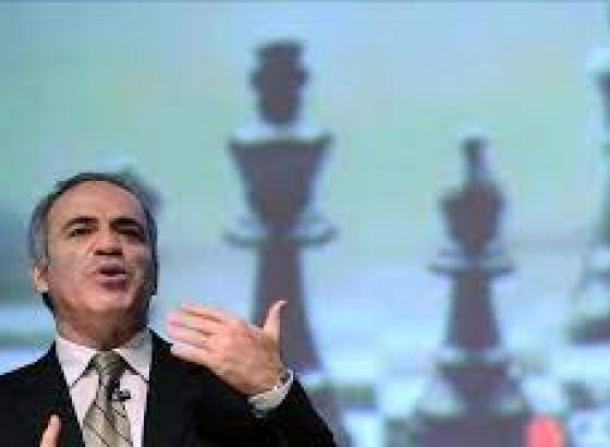 Kasparov:Ako pustimo Putina da uništi Ukrajinu, opasnost od nuklearnog rata raste