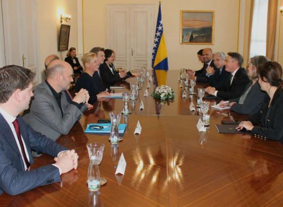 Komšić s nizozemskom delegacijom o političkim i društvenim procesima u BiH