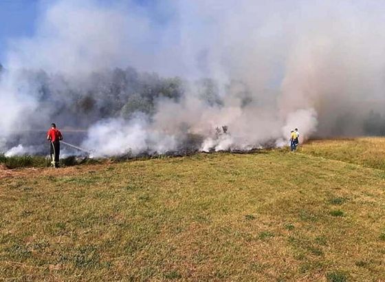 Velik šumski požar u Sloveniji kod Preddvora, gore i vikendice