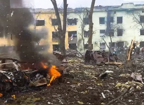 Putin poručio da će prekinuti granatiranje Mariupolja tek kad se ukrajinska vojska preda