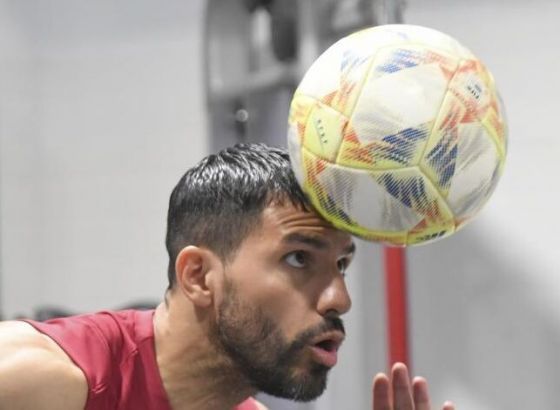 Aguero razmišlja da se vrati na teren