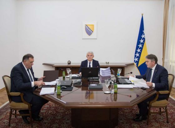 Predsjedništvo BiH odobrilo angažiranje OS na gašenju požara na području općina Prozor/Rama i Konjic