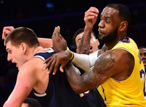 Lebron i Lejkersi ostali bez plej-ina, Jokić postigao 41 poen - Denver izgubio