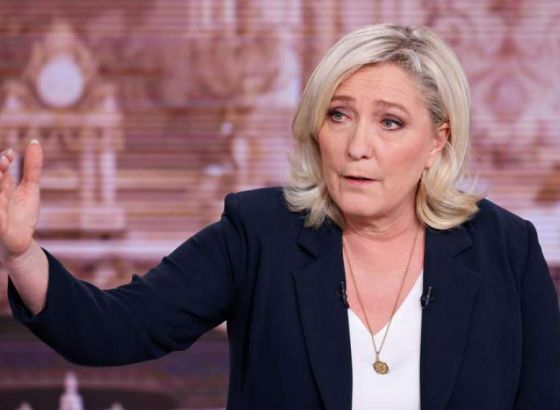 Le Pen obećala novčane kazne za nošenje marame