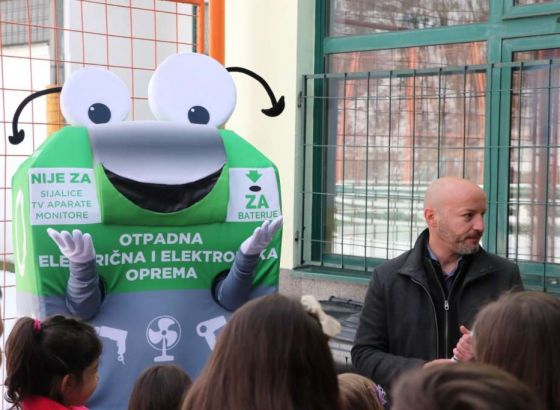 Akcija "Očisti - recikliraj": Počelo hortikulturno uređenje osnovnih škola i edukacija učenika