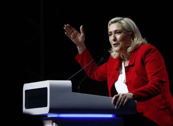 Bivši predsjednik Hollande pozvao birače da glasaju za Macrona kako Le Pen ne bi pobijedila