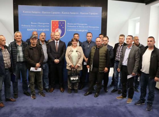 Skupština Kantona Sarajevo za pomoć povratnicima u RS uručila 200.000 KM