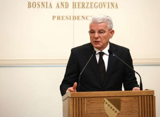 Džaferović osudio prijetnje smrću visokom predstavniku izrečene na skupu u Banjoj Luci