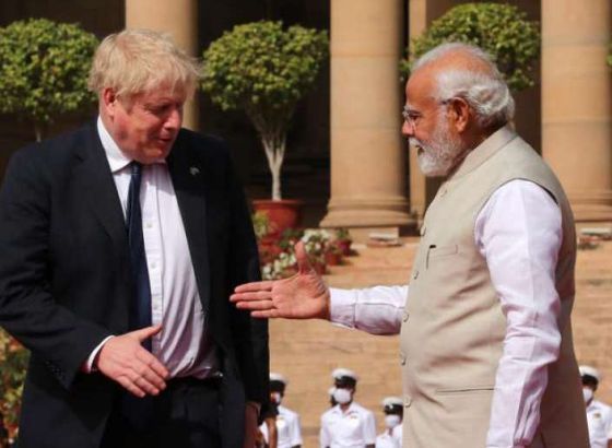 Johnson: Velika Britanija će ponuditi Indiji pomoć u proizvodnji vlastitih borbenih aviona
