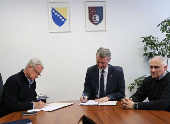 Premijer Forto potpisao kolektivne ugovore sa predstavnicima tri sindikata iz oblasti zdravstva 