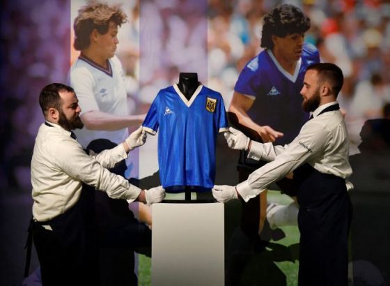 Rekord: Maradonin dres prodat za 8,8 miliona eura