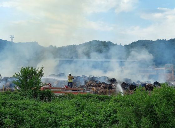 BESANA NOĆ U MAGLAJU: Požar u Natronu još uvijek aktivan, vatrogasci se bore s vatrenom stihijom...