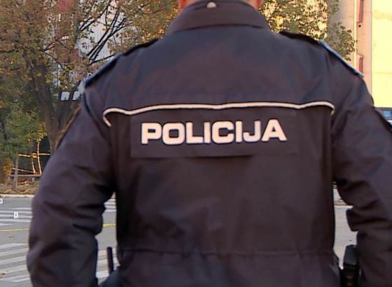 Djevojka  koja je pala sa balkona u teškom stanju