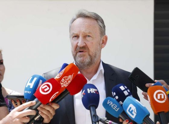 Izetbegović: Krajnje je vrijeme da visoki predstavnik povuče potez