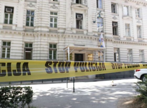 Trinaestogodišnjak iz Srbije osumnjičen za lažne dojave o bombama