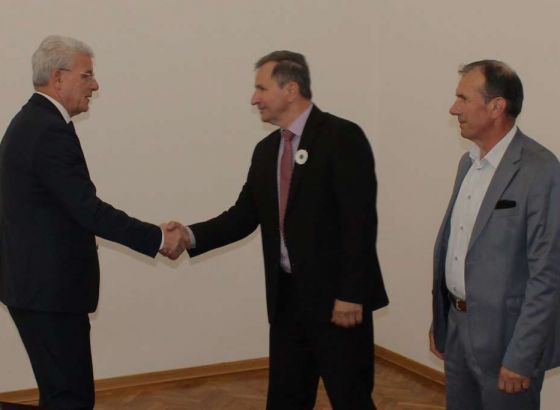 Džaferović primio rukovodstvo Odbora za obilježavanje 27. godišnjice genocida u Srebrenici
