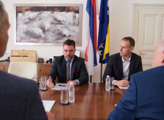 Košarac: Privremena zabrana izvoza oblovine, ogrjevnog drveta i peleta u interesu građana i privrede