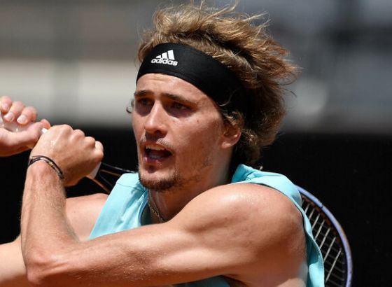 Zverev van terena šest do osam sedmica