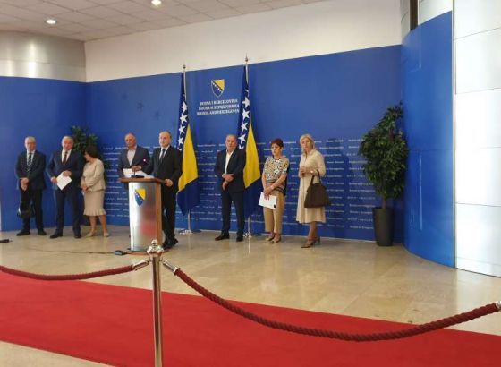 Arnaut: Najviše zabrinjava ogromna sprega između politike i pravosuđa