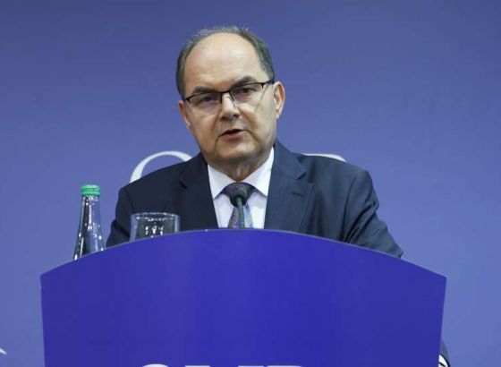 Schmidt: Iznenađujuća diskusija o tome da li će se održati izbori, oni su pravo građana
