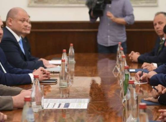 Srbija: Vučić se susreo s mađarskim ministrom Peterom Sijartom