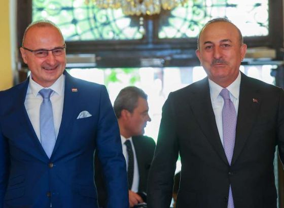 Cavusoglu: Erdogan uskoro u Zagrebu