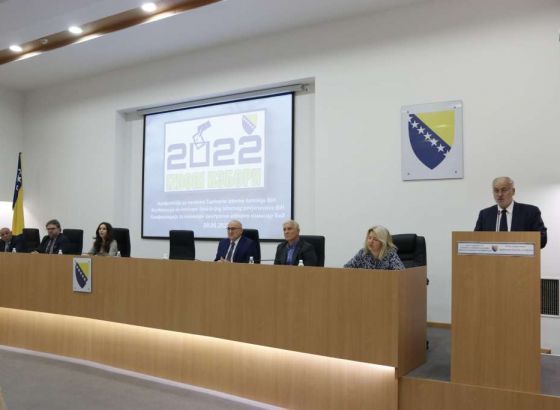 CiK BiH ovjerio 36 koalicija, novčano kažnjena 51 politička stranka