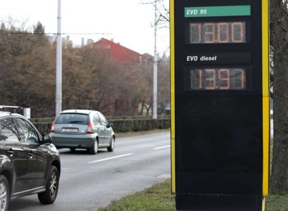 U FBiH u maju uvezeno 79.333 tone dizela i 13.542 tone benzina